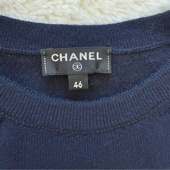 CHANEL women cashmere dress size 46FR or 12 US Authentic Retail 3500$ - Picture 8 of 12